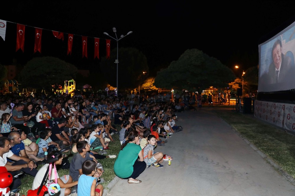 Yazlık sinema “Hababam Sınıfı” ile devam etti 