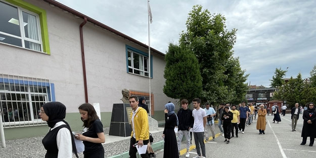 YDT sınav saat kaçta başlayacak? YDT sınav kapıları saat kaçta kapanacak, kapanıyor?