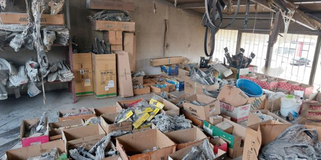 Yedek parça dükkanı alev aldı!