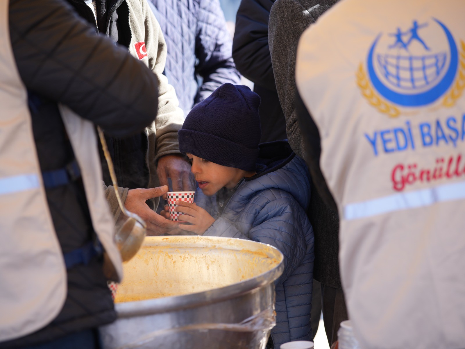 Yedi Başak Derneği'nin yardım seferberliği sürüyor