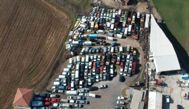 Yediemin otoparklarındaki 300 bin otomobil çürümeye terk edildi