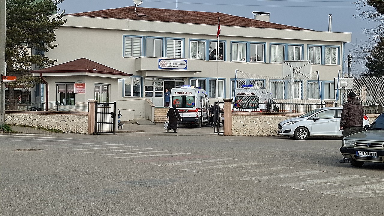 Yedikleri çiğköfte 5 öğrenciyi hastanelik etti