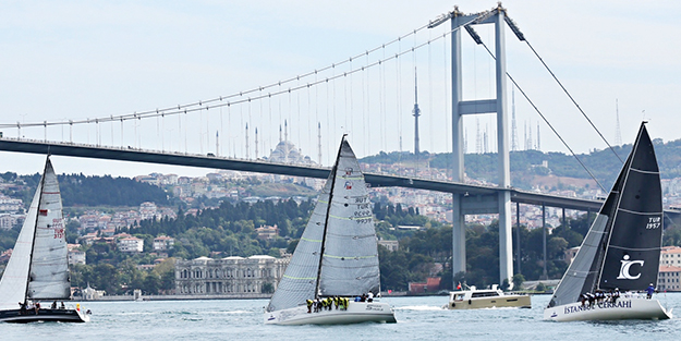 Yelkenler İstanbul’un kalbinde açıldı