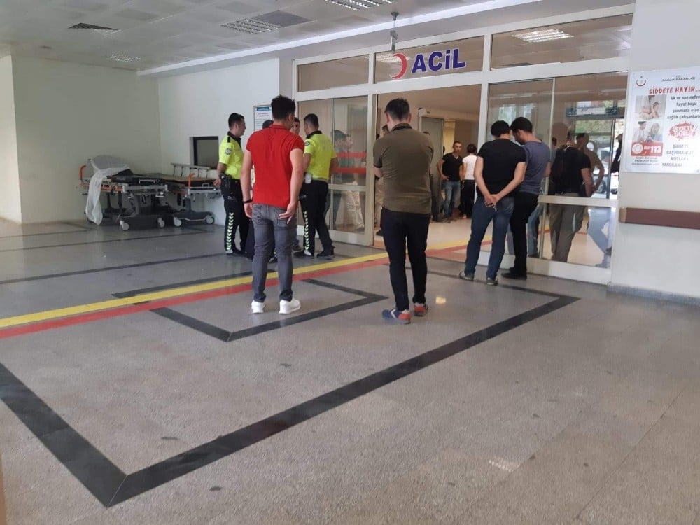 Yemek pişirirken ateşe düşen kadın ağır yaralandı 