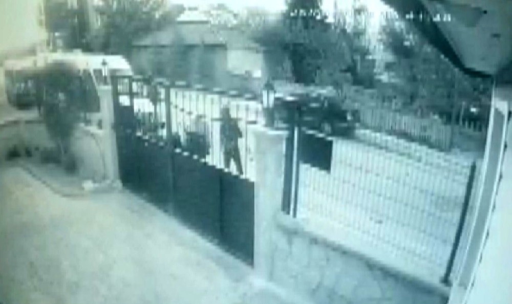 Yemek siparişi getiren kuryenin motorunu çaldılar 