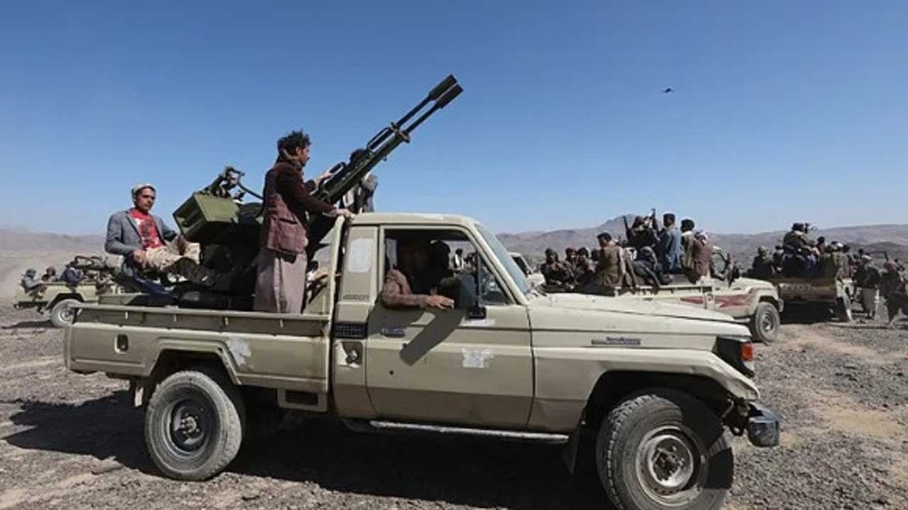 Yemen hükümet güçlerinden Dali’de Husilere yönelik saldırı