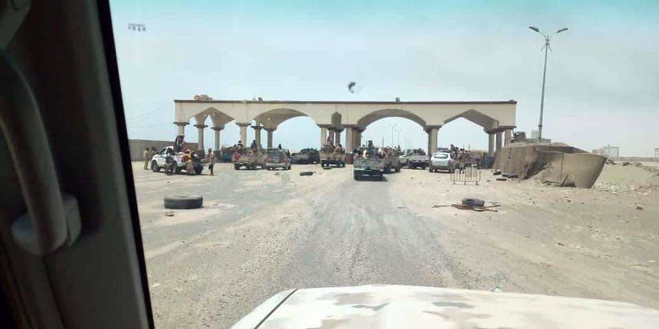 Yemen ordusu, BAE destekli güçlerin kontrol ettiği Aden’e girdi 