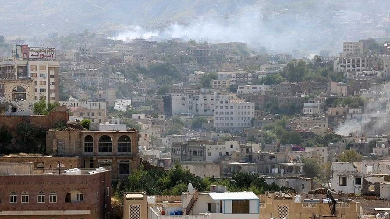 Yemen'de hükümet güçleri kritik vilayette kontrolü ele geçirdi