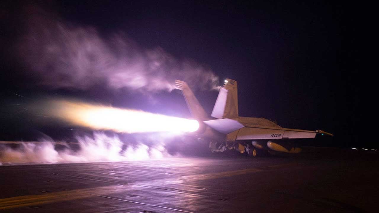 Yemen'de savaş alevlendi! Husi mevzileri vuruldu