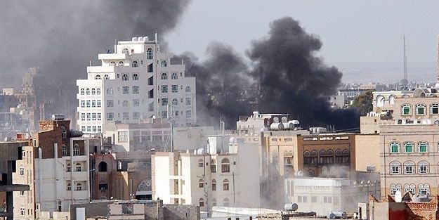 Yemen'de askeri üsse kanlı saldırı