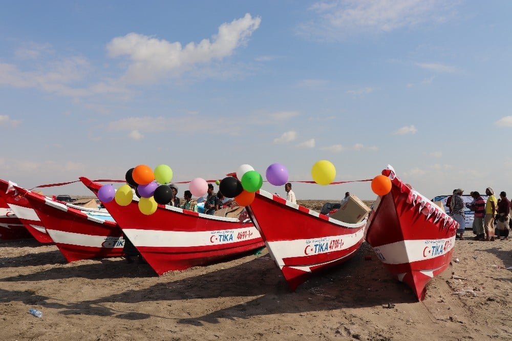 Yemenli balıkçılara TİKA’dan tekne 