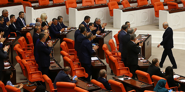 Yemin töreninde çarpıcı detay: Bahçeli salonu terk etmeyince MHP'liler 10 buçuk saat boyunca...