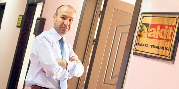 Yener Dönmez Akit'e veda etti