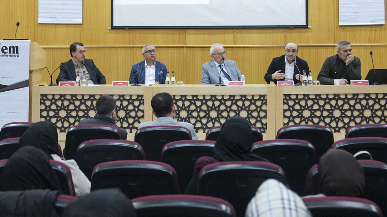 Yeni anayasa öncesi İstanbul'da İslami anayasa paneli