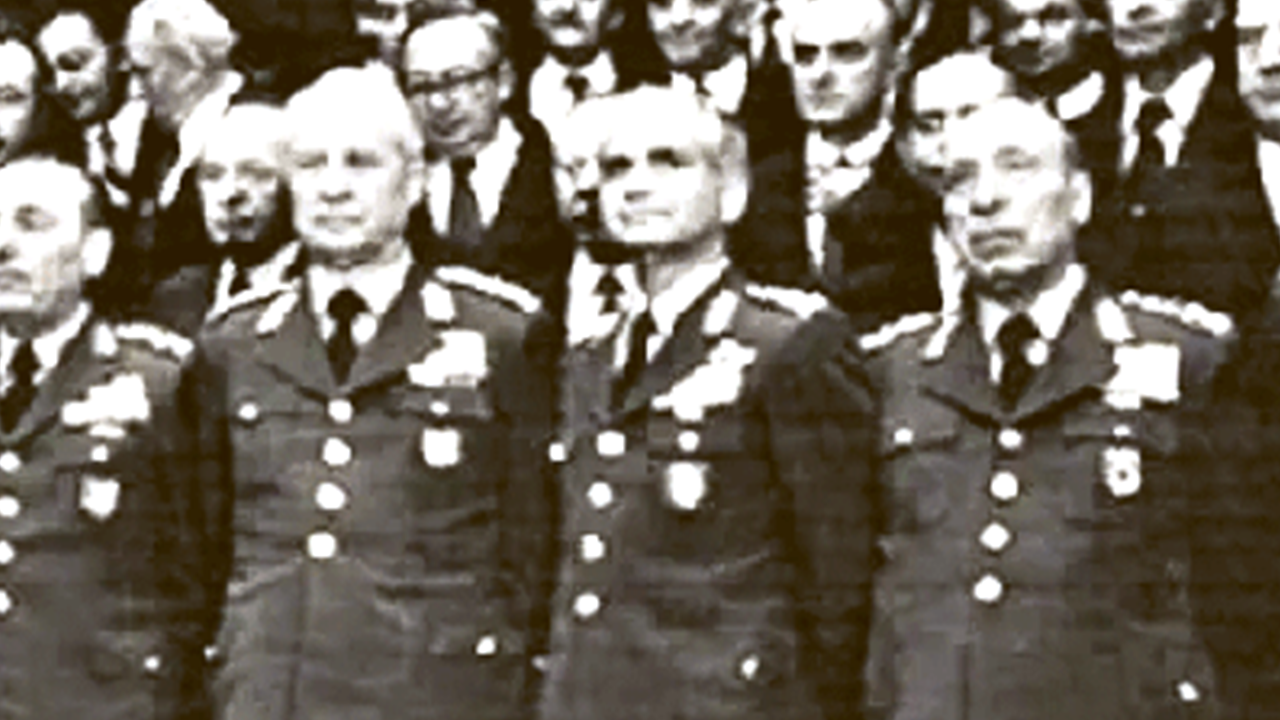 Yeni anayasaya karşı olan, vesayetçidir