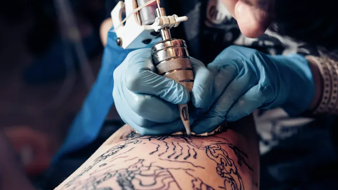 Yeni araştırma: Dövme kanser yapıyor!