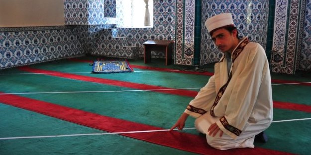 Yeni atanan imam, 67 yıllık hatayı düzeltti