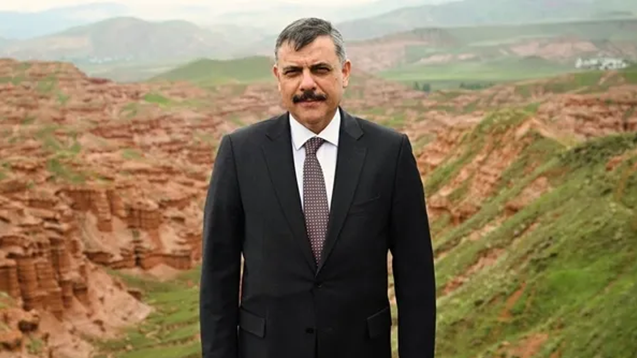 Yeni bakan ittaparları korkutuyor: Vali iken şehirde tek bir başıboş köpek bırakmamıştı!