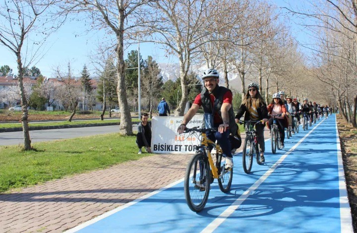 Yeni bisiklet yolu Rektör Kızılay’ın katılımıyla test edildi 