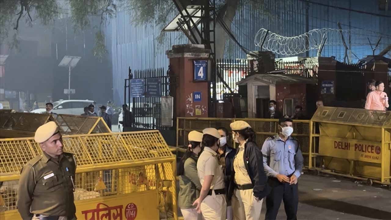 Yeni Delhi’deki patlamada düğüm çözülüyor! Gözaltı adımı dikkat çekti!