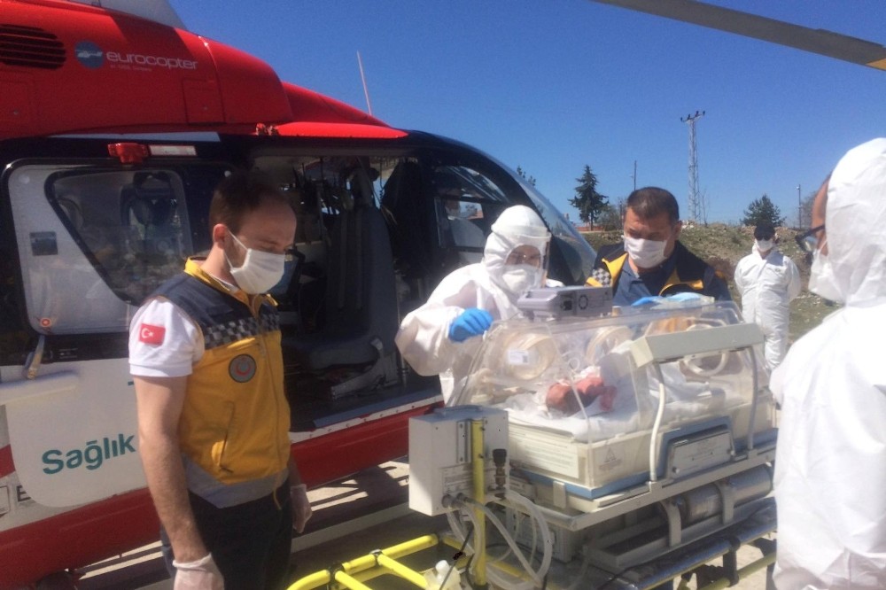 Yeni doğan bebek için ambulans helikopter havalandı 