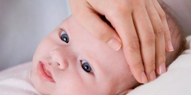 Yeni doğan bebekte koronavirüse rastlandı