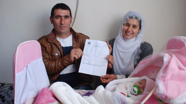 Yeni doğan kız çocuklarına 'evet' adını koydular