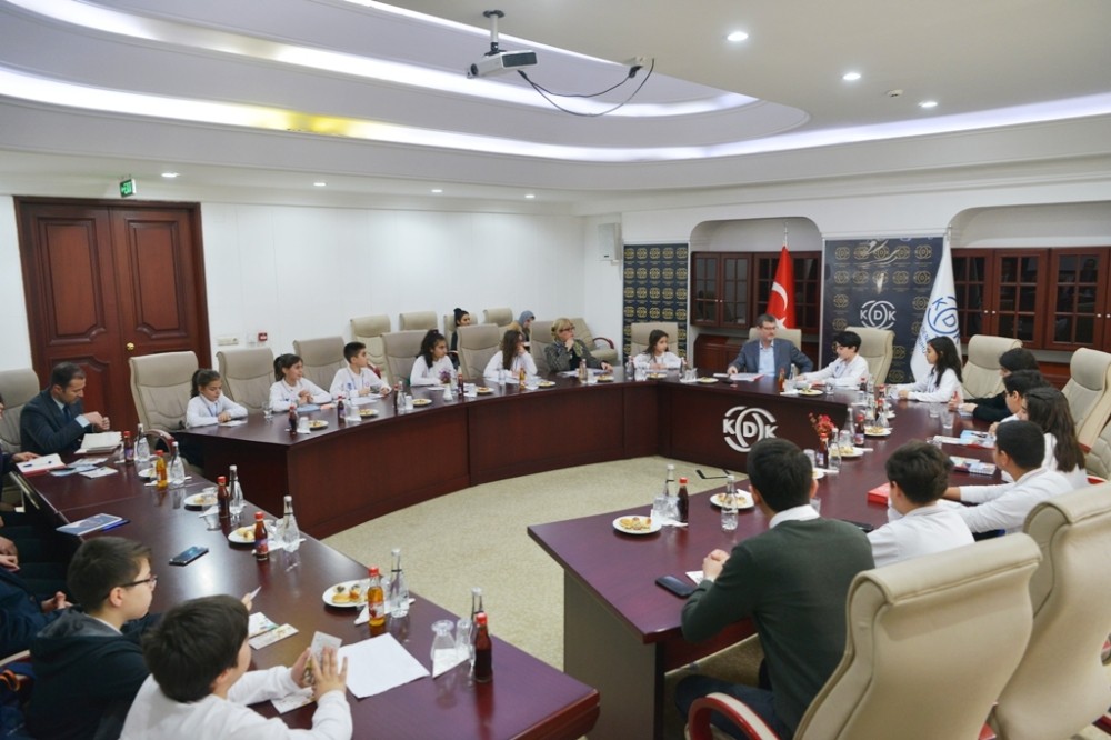 Yeni dönem çocuk meclisi üyeleri göreve başladı 