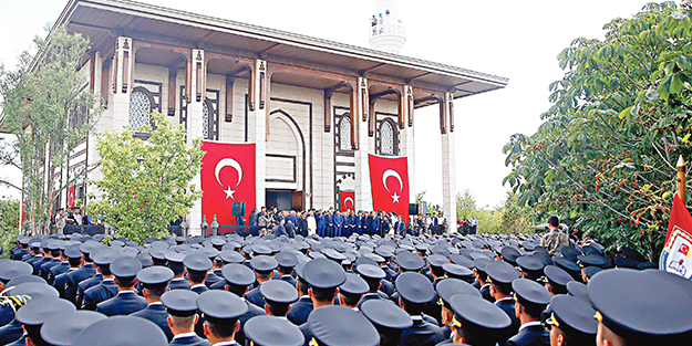 Yeni dönemde en büyük mücadelemiz terörle olacak