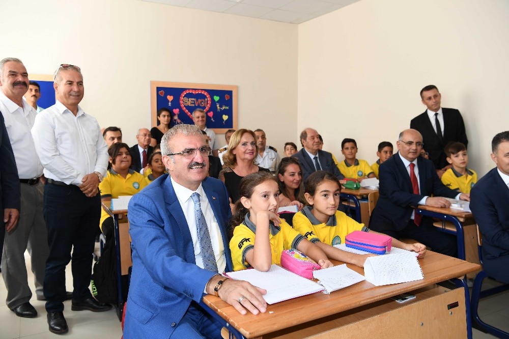 Yeni eğitim öğretim yılı için tören düzenlendi 