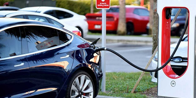 Yeni elektrikli bu modeli tek şarjla Türkiye'den Almanya'ya gidilebiliyor! Dünyada dengeler her an değişebilir!