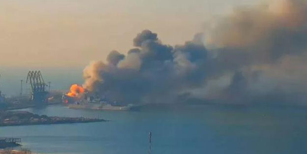 Yeni gün sıcak haberle başladı: Rusya'ya ait gemi batırıldı