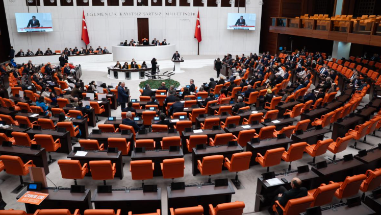 Yeni haftada Meclis trafiği: Düzenlemeler peş peşe