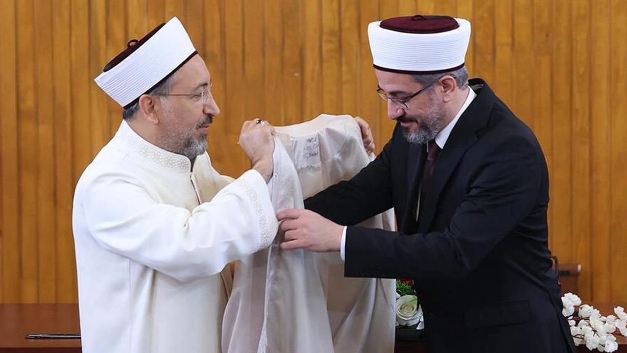 Yeni İstanbul İl Müftüsü Doç. Dr. Emrullah Tuncel görevine başladı!