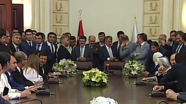 Yeni kabinde ilk devir-teslim tamam