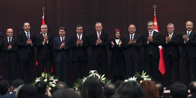 Yeni Kabine üyelerinden ilk mesajlar