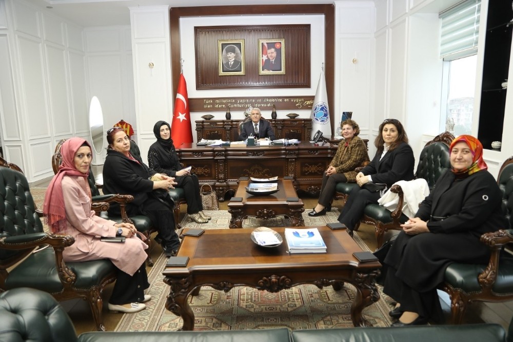 Yeni kadın muhtardan Başkan Güder’e ziyaret 