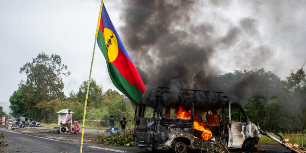 Yeni Kaledonya sömürgeci Fransa'ya karşı geri adım atmıyor!