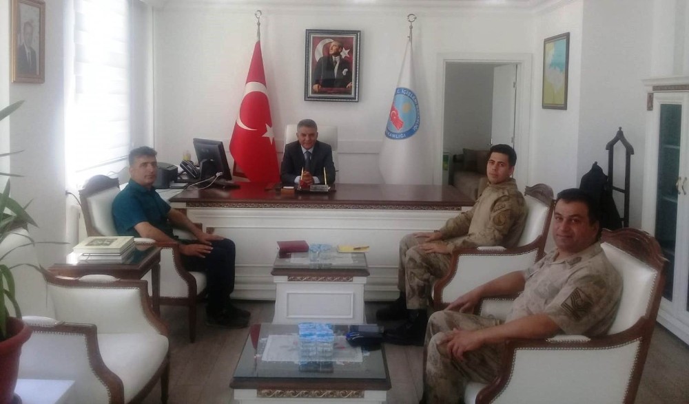 Yeni komutanlardan Kaymakam Özkan’a ziyaret 