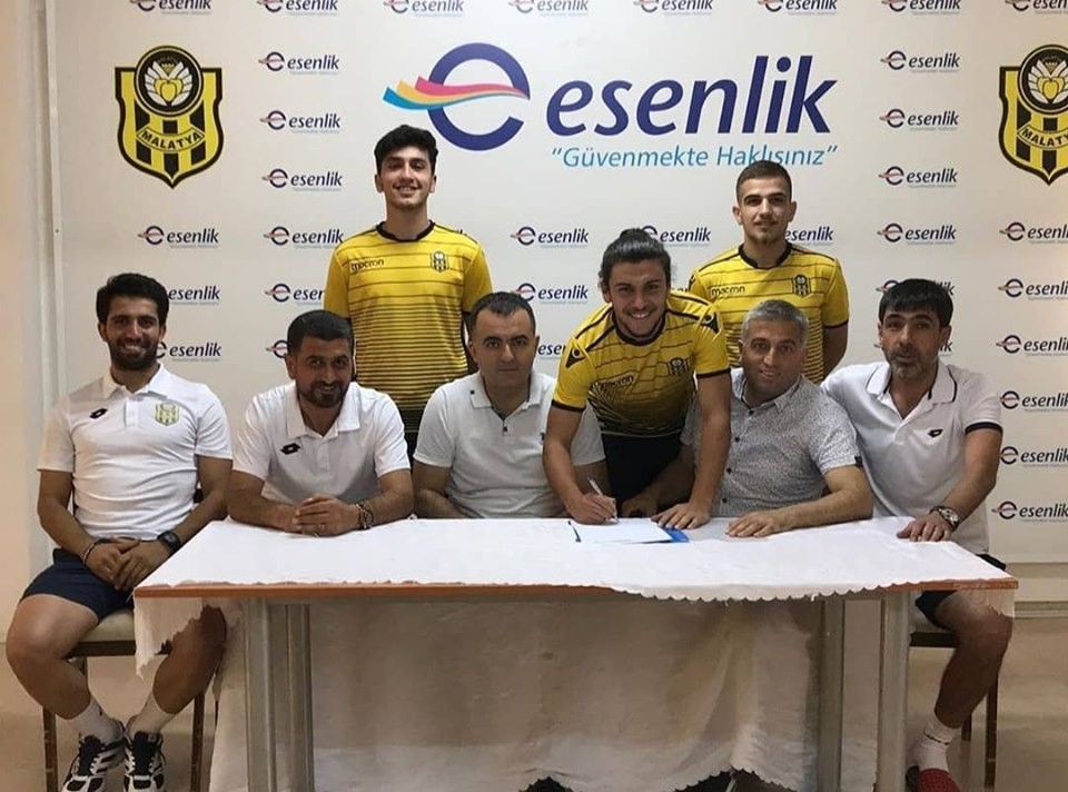 Yeni Malatyaspor, Erşan Yasa ve Mehmet Süha Yiğit’i profesyonel yaptı 