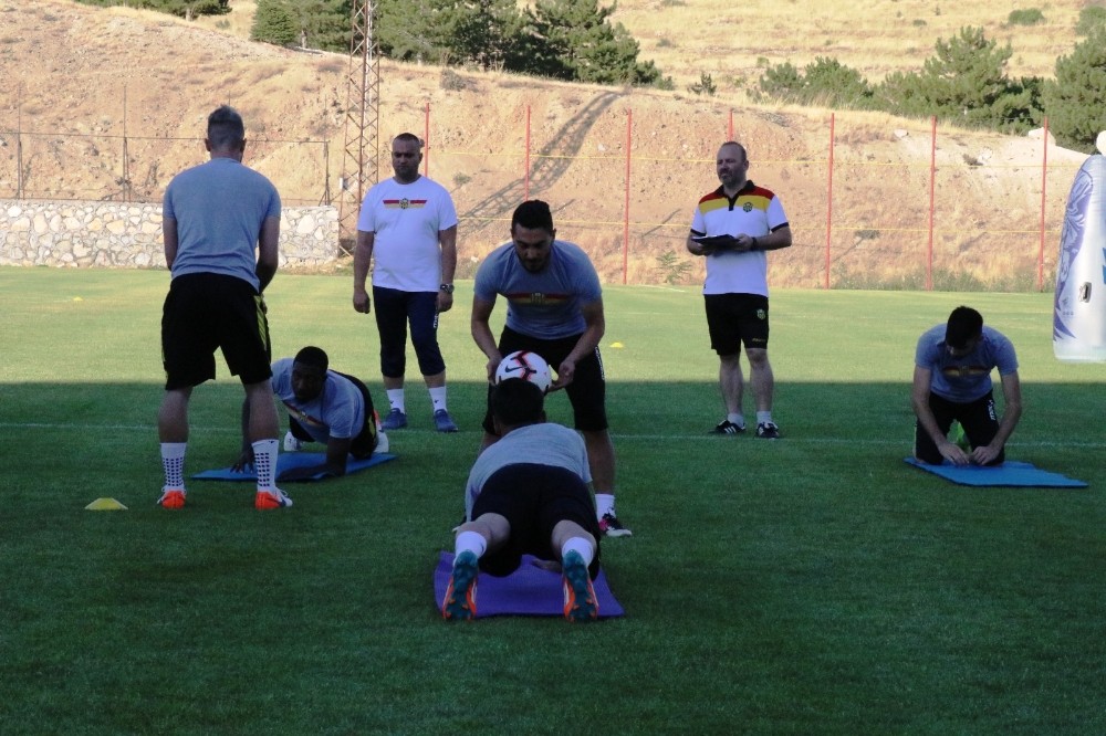 Yeni Malatyaspor’da futbolcular Avrupa’ya odaklandı 