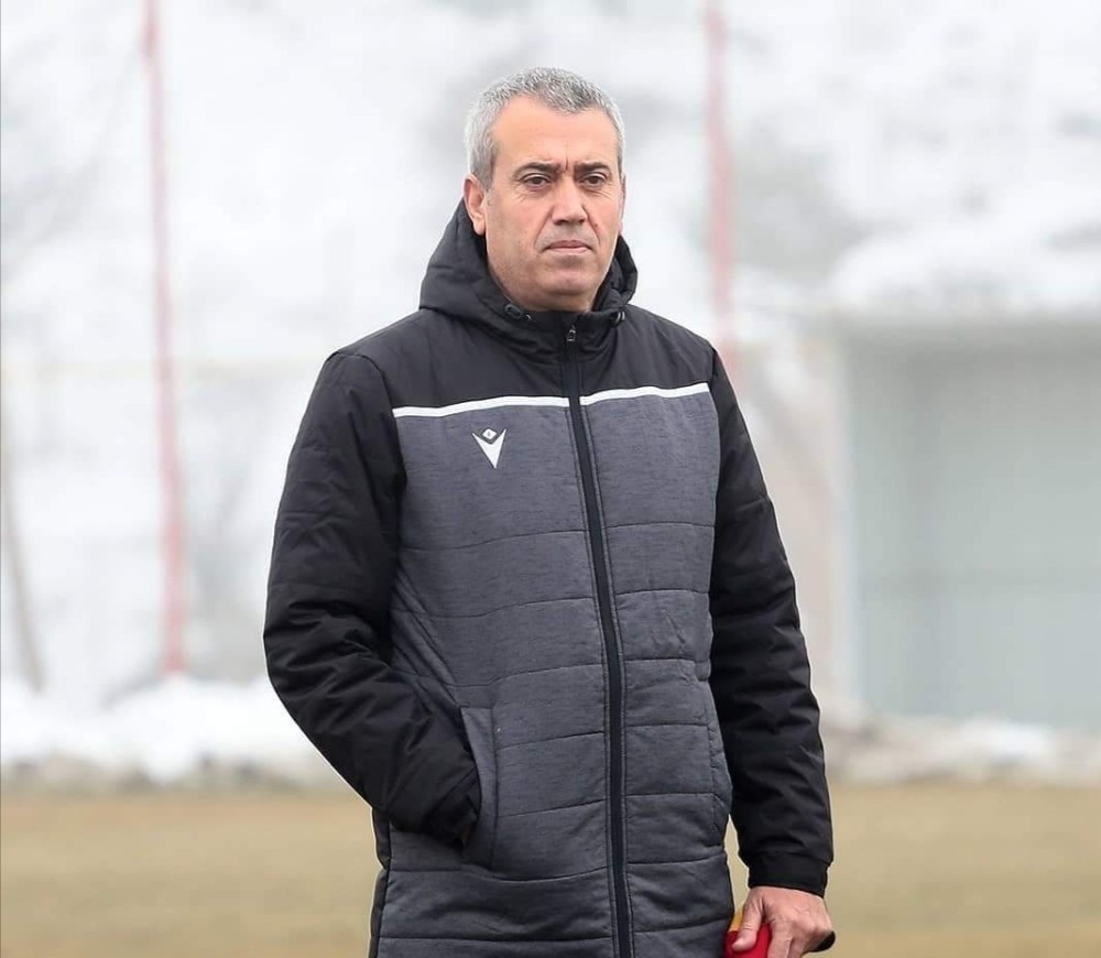 Yeni Malatyaspor’da Özdeş’i futbolcuları istifadan vazgeçirdi 