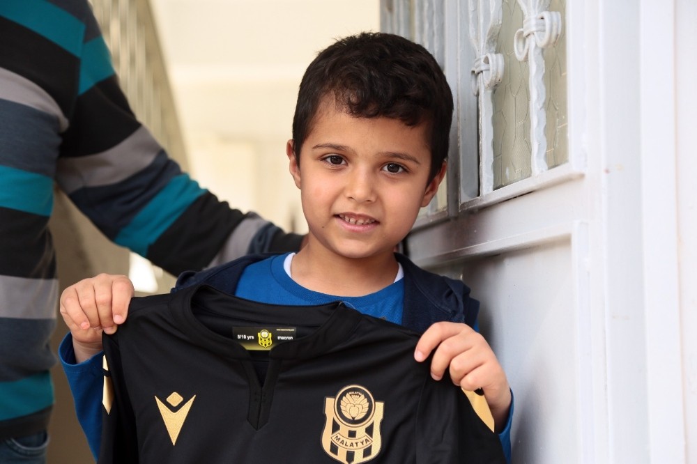 Yeni Malatyaspor’dan çocuklara 23 Nisan sürprizi 