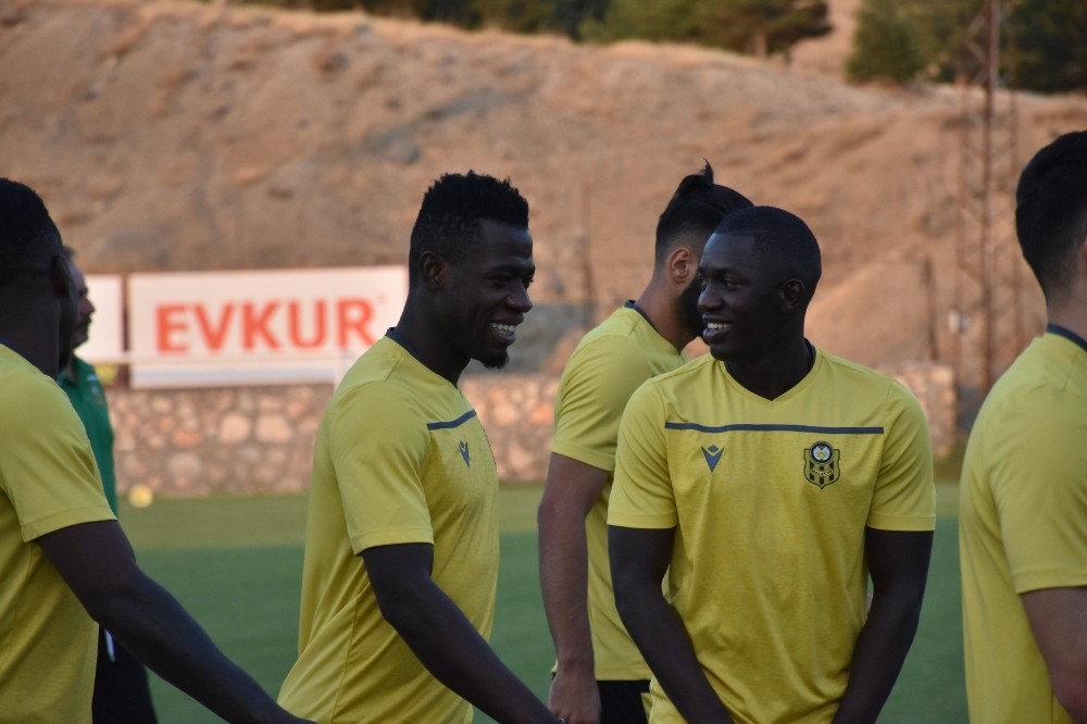 Yeni Malatyaspor’un yeni transferi Acquah’dan iddialı açıklamalar 