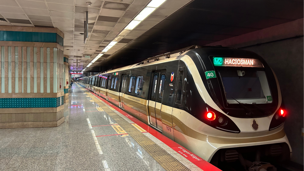 Yeni metro hattında geri sayım başladı: İstanbul’da ulaşım süreleri yarıya düşüyor!