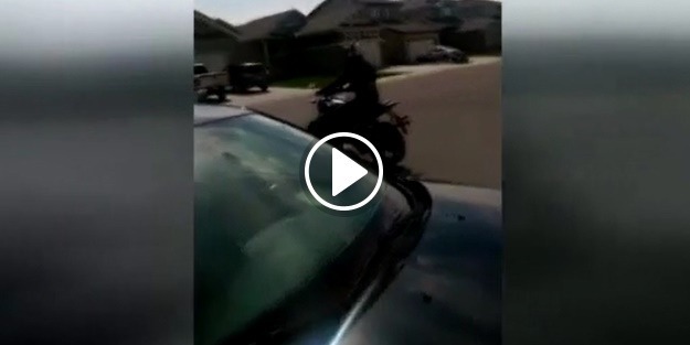 Yeni motosikletini denerken garaja daldı