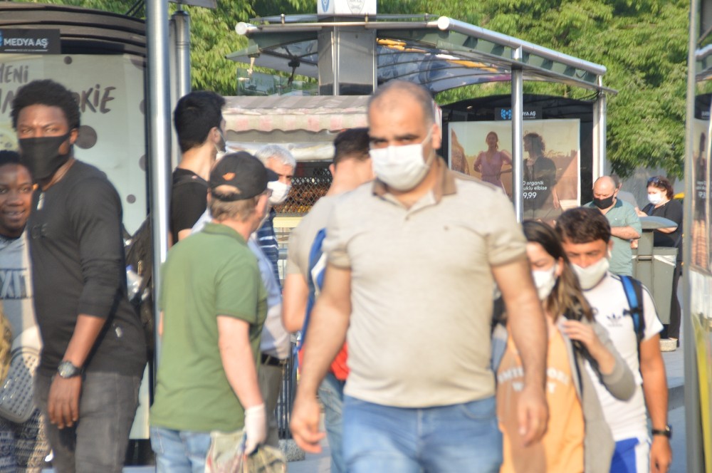 ’Yeni Normalleşme’ döneminde İstanbul’da trafik yoğunluğu devam ediyor 