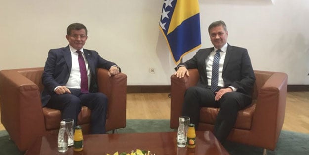 Davutoğlu'na Bosna Hersek'ten ödül