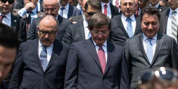 Yeni partinin çatısını Beşir Atalay koordine ediyor