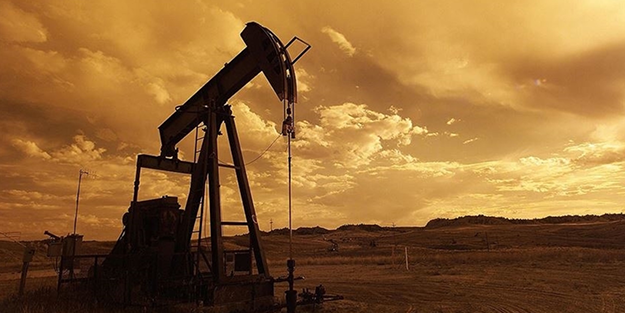 Yeni petrol rezervi müjdesi! Orada petrol var, resmen bölgeden fışkırıyor